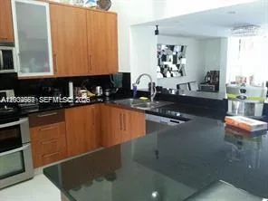 546 NE 199th Ln # 4W, Miami, FL 33179 — zdjęcie 5