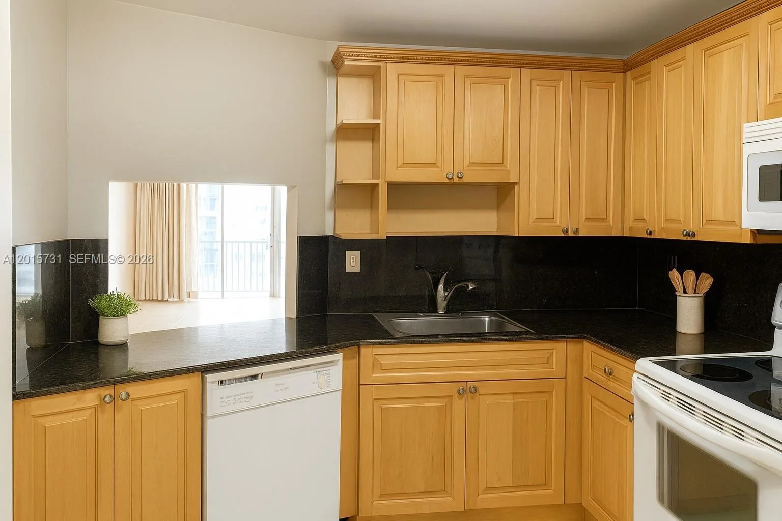 1750 NE 191st St # 816-3, Miami, FL 33179 photo 4