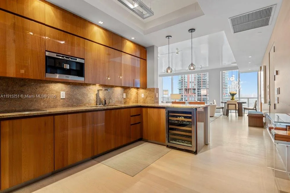 50 S Pointe Dr # 2703, Miami Beach, FL 33139 photo 5