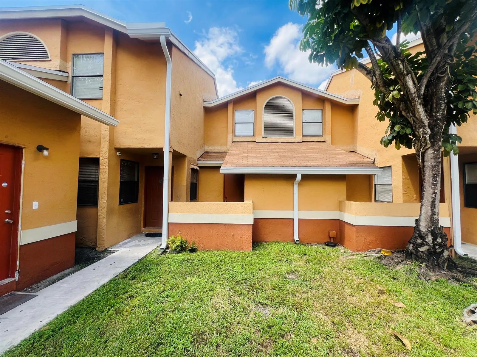 2491 NW 56th Avenue # 103, Lauderhill, FL 33313