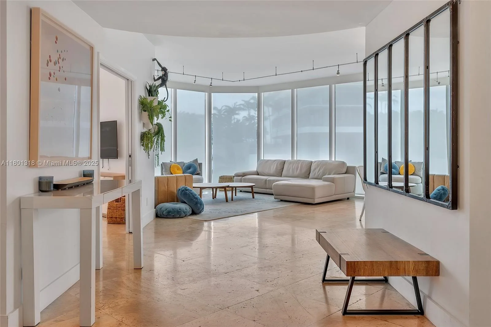300 S Pointe Dr # 403, Miami Beach, FL 33139