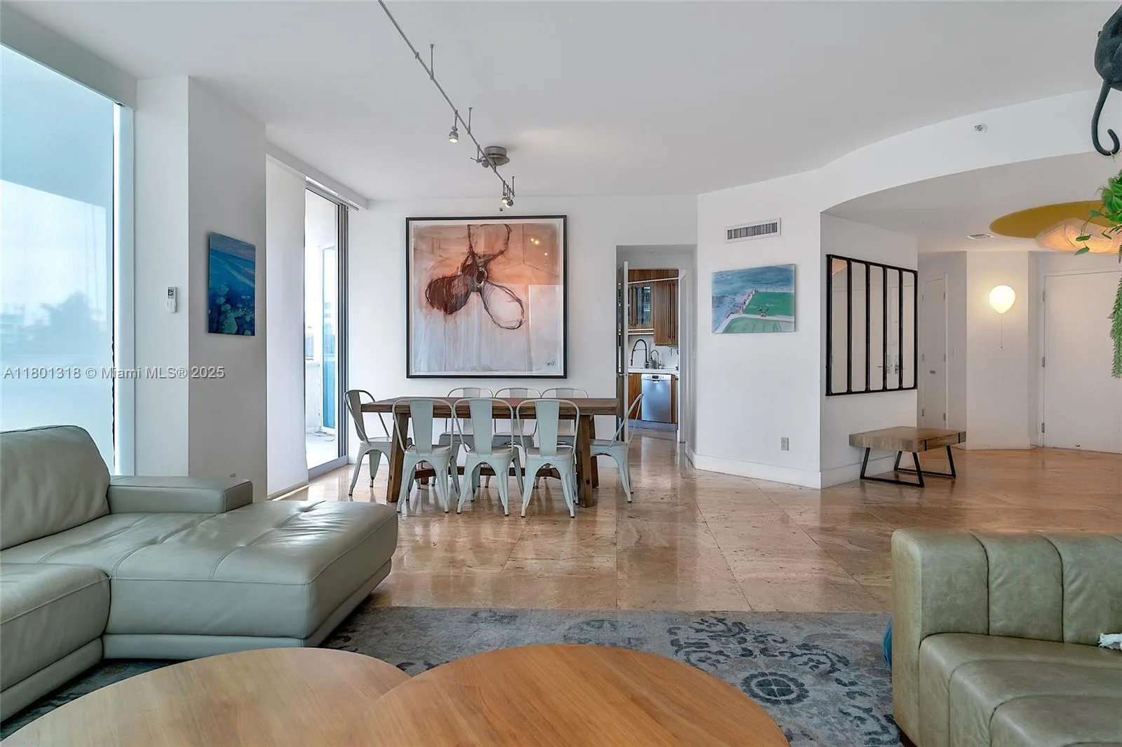 300 S Pointe Dr # 403, Miami Beach, FL 33139 photo 11