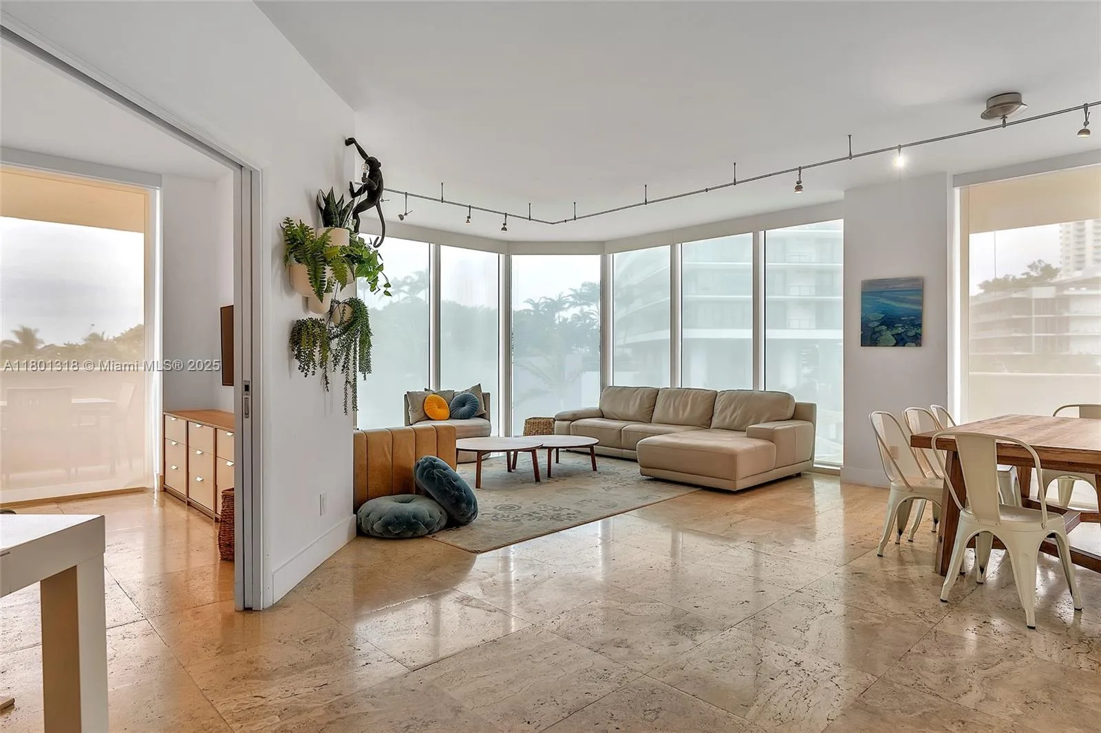 300 S Pointe Dr # 403, Miami Beach, FL 33139 photo 2