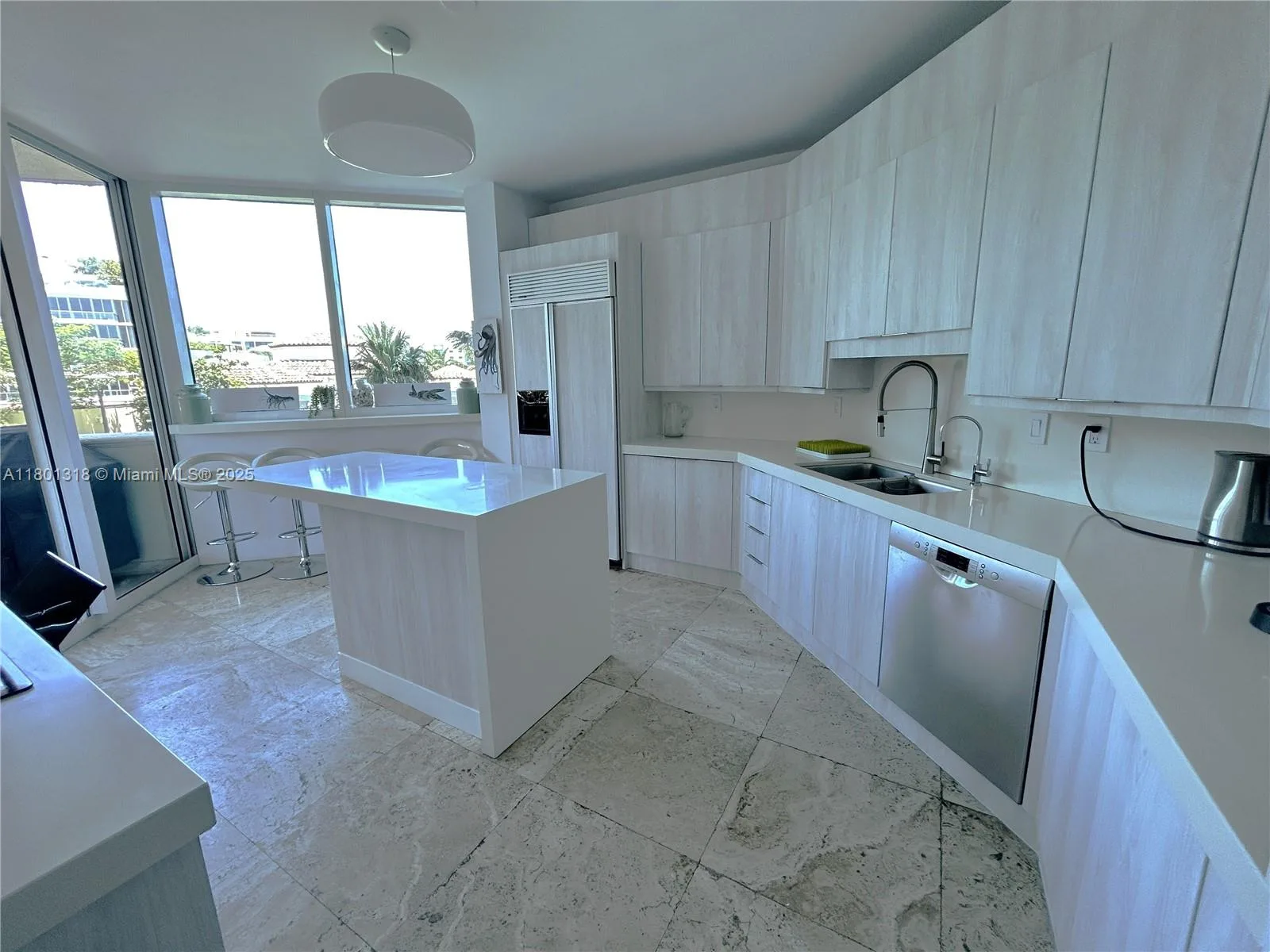 300 S Pointe Dr # 403, Miami Beach, FL 33139 photo 8