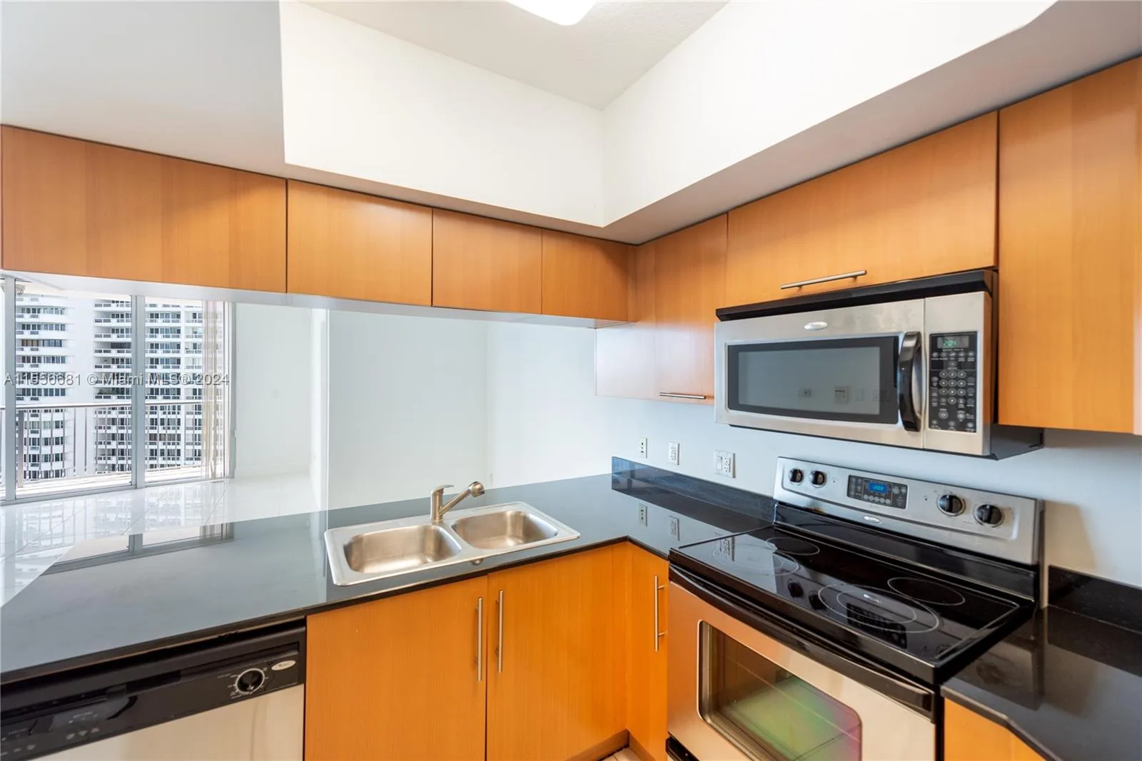 1750 N Bayshore Dr # 2202, Miami, FL 33132 photo 10