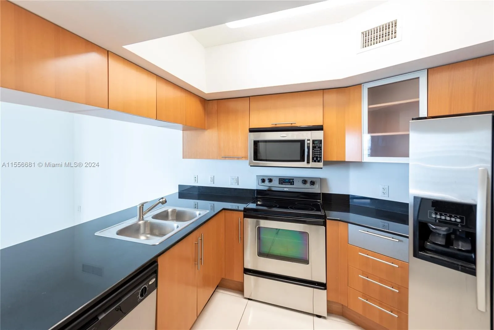 1750 N Bayshore Dr # 2202, Miami, FL 33132 photo 9