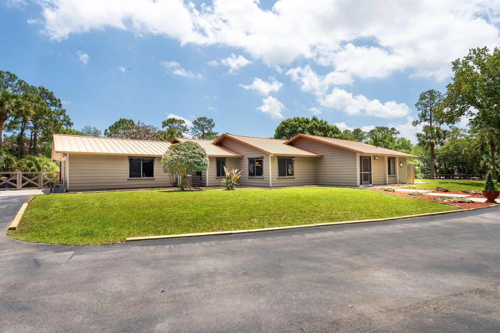 11001 SW Hawkview Circle, Stuart, FL 34997 photo 2