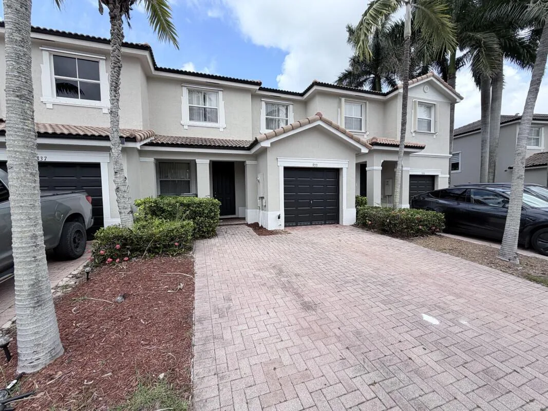 933 NE 42nd Avenue, Homestead, FL 33033