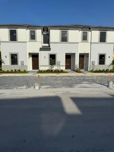 122 NW 10th Ter # 122 C, Florida City, FL 33034