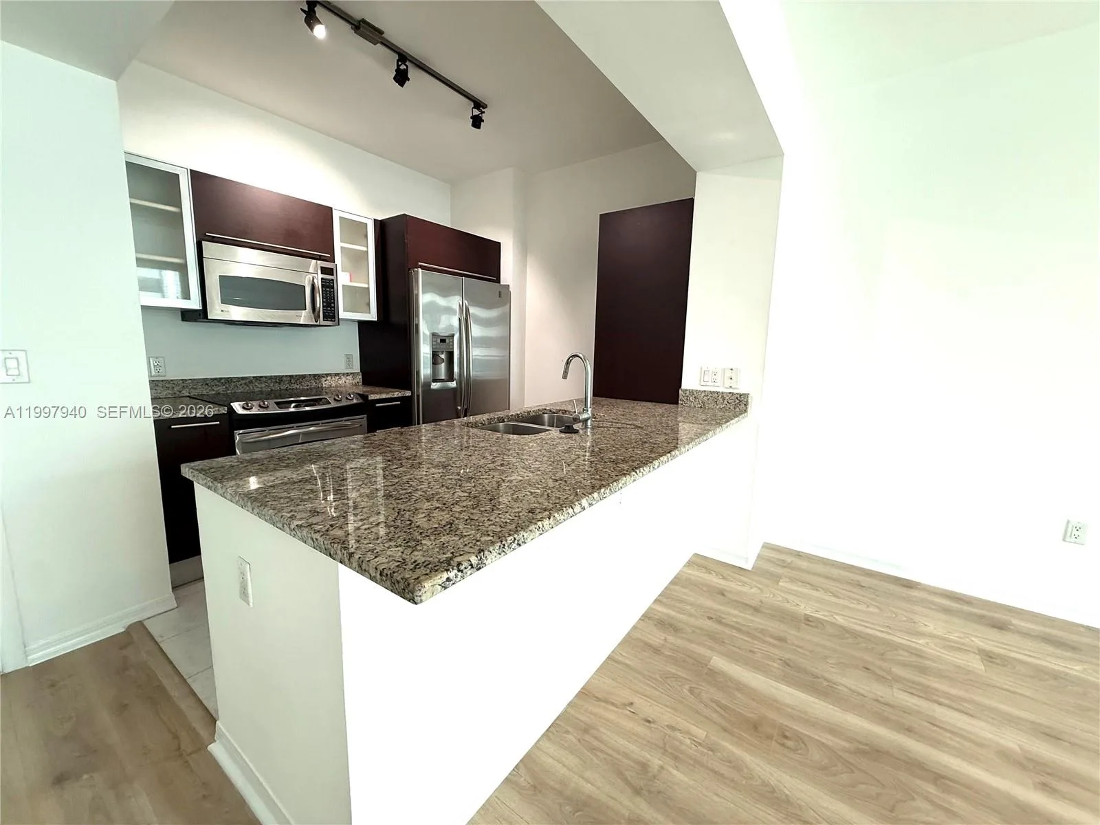 951 Brickell Ave # 1103, Miami, FL 33131