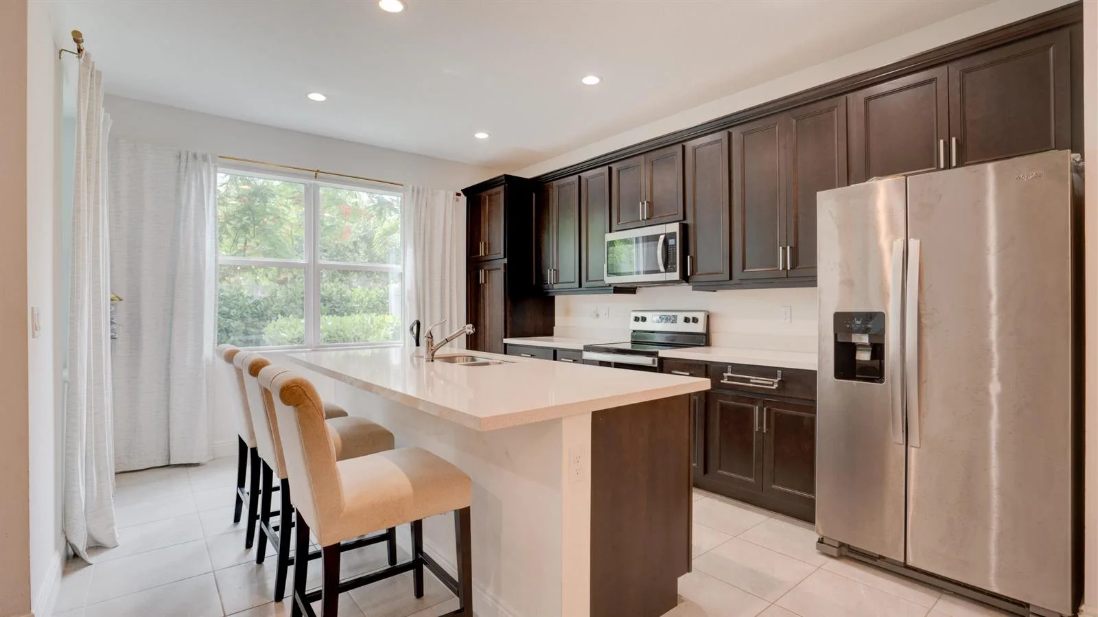 576 PARSONS Way, Deerfield Beach, FL 33442 photo 2