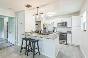 6537 SE Federal Highway # 202, Stuart, FL 34997