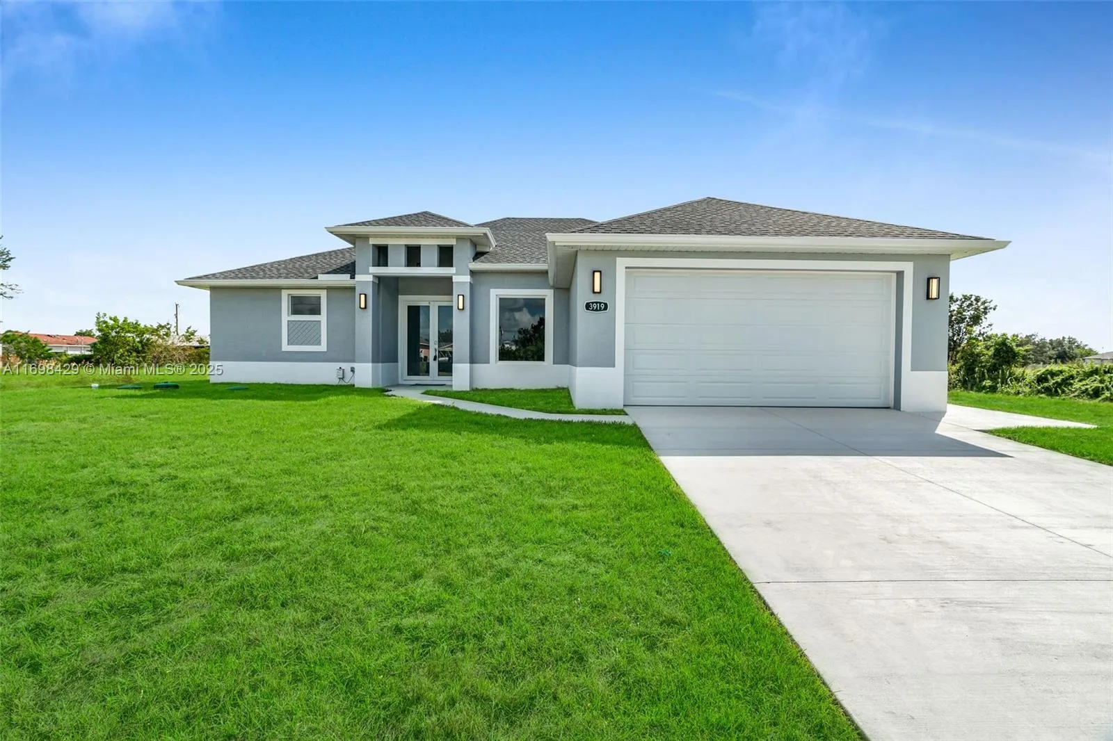 3919 9th St SW, Lehigh Acres, FL 33976