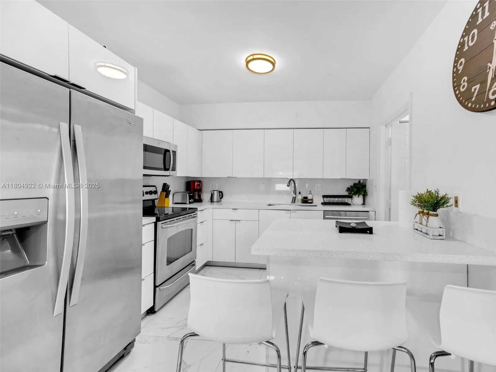 421 W Pembroke Rd # 0, Hallandale Beach, FL 33009 photo 4