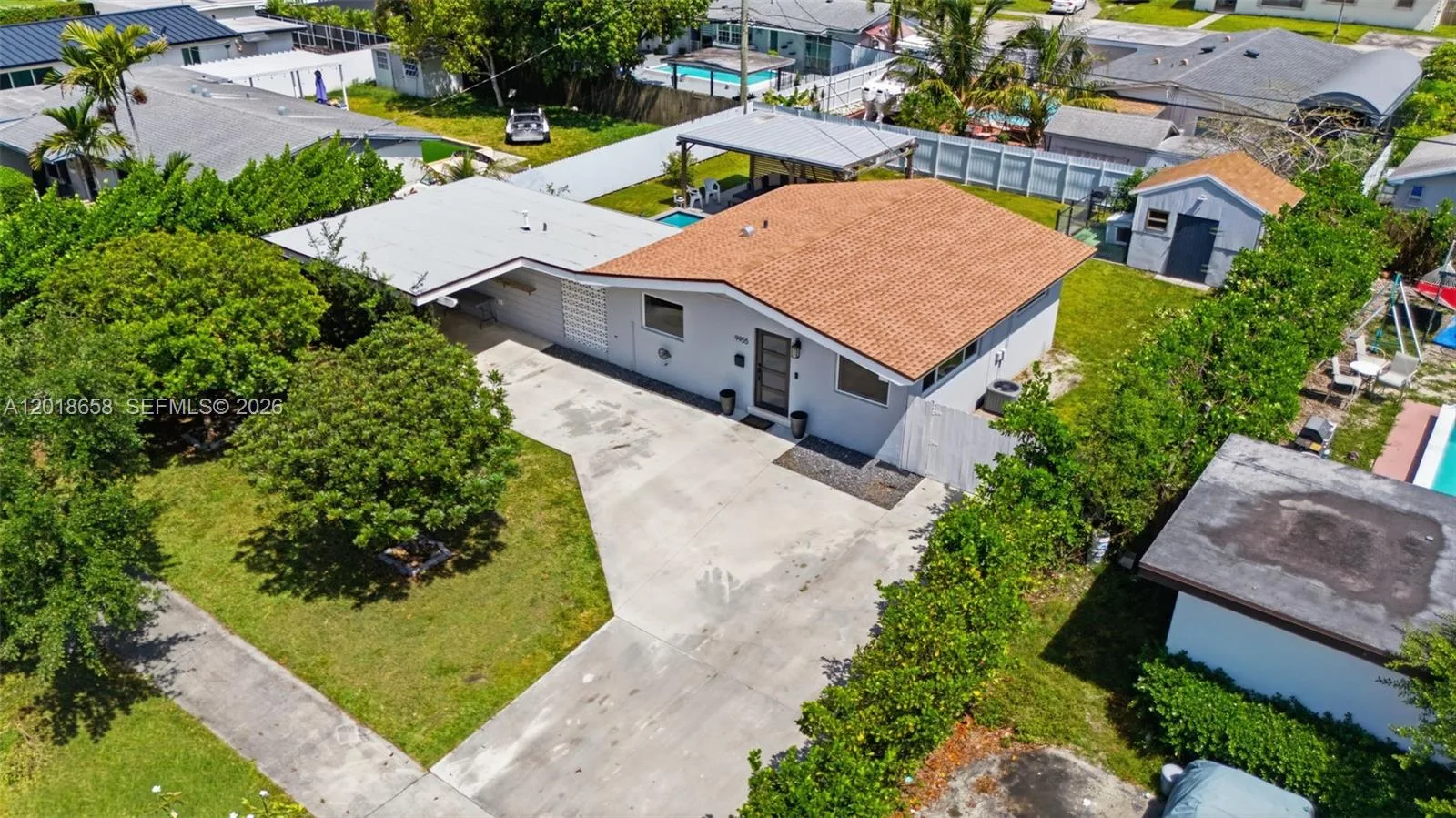 9955 SW 215th St, Cutler Bay, FL 33189