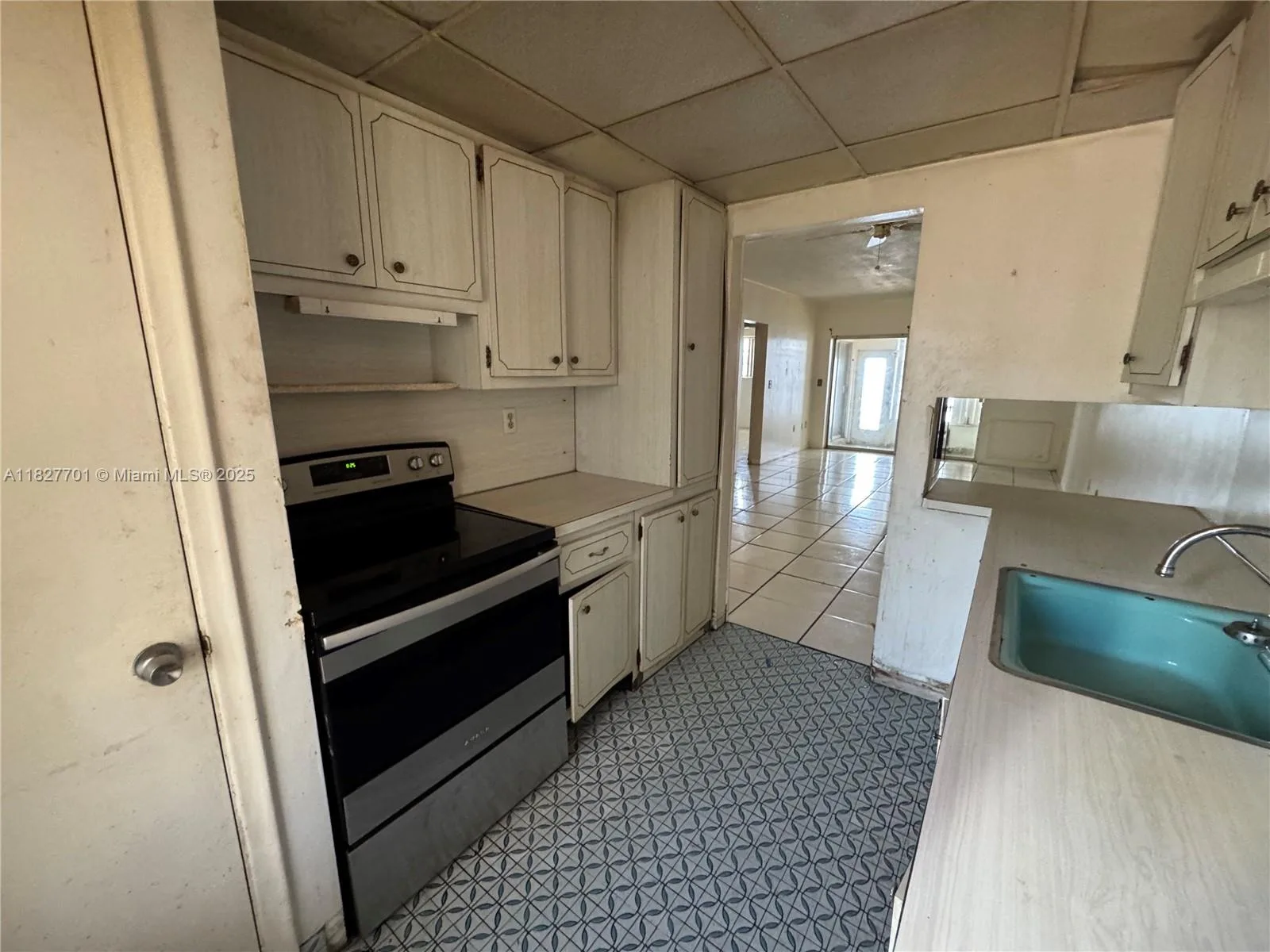 270 NE 191st St # 108, Miami, FL 33179 — zdjęcie 2