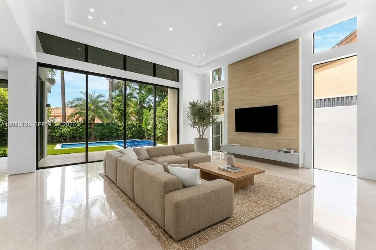 340 SW 20th Road, Miami, FL 33129 photo 4