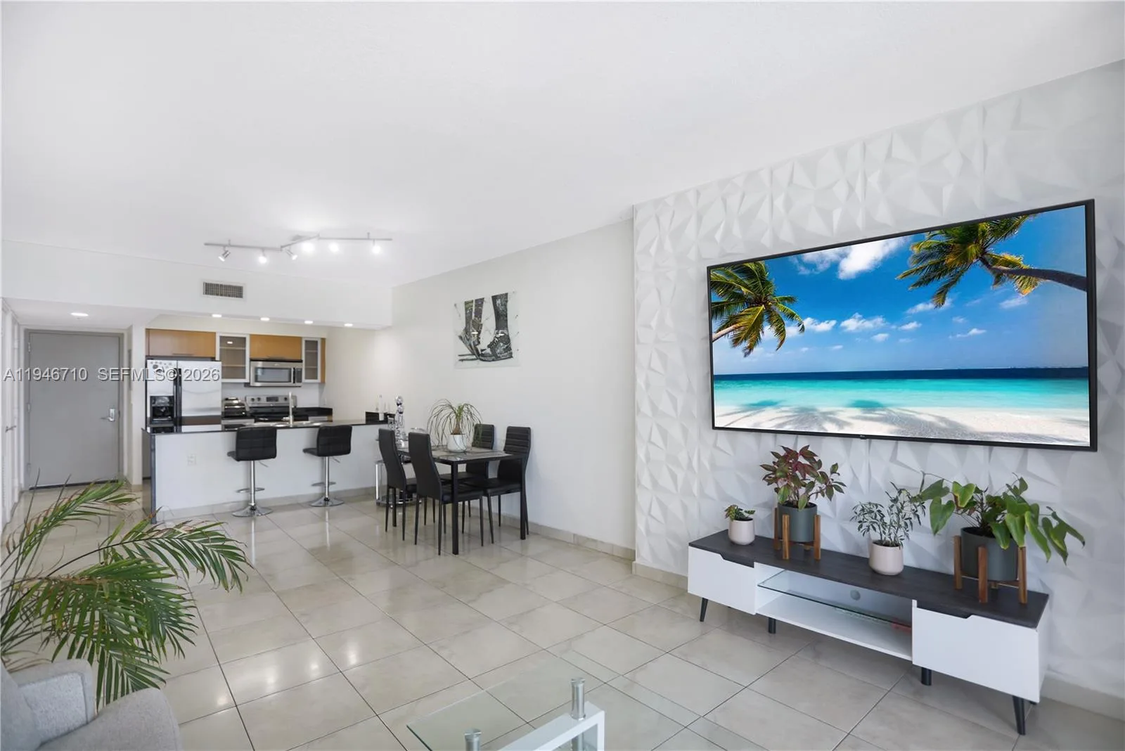 1750 N Bayshore Dr # 3210, Miami, FL 33132 photo 13