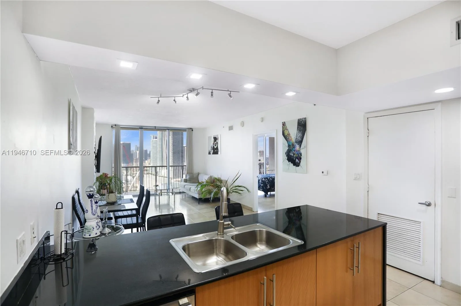 1750 N Bayshore Dr # 3210, Miami, FL 33132 photo 3