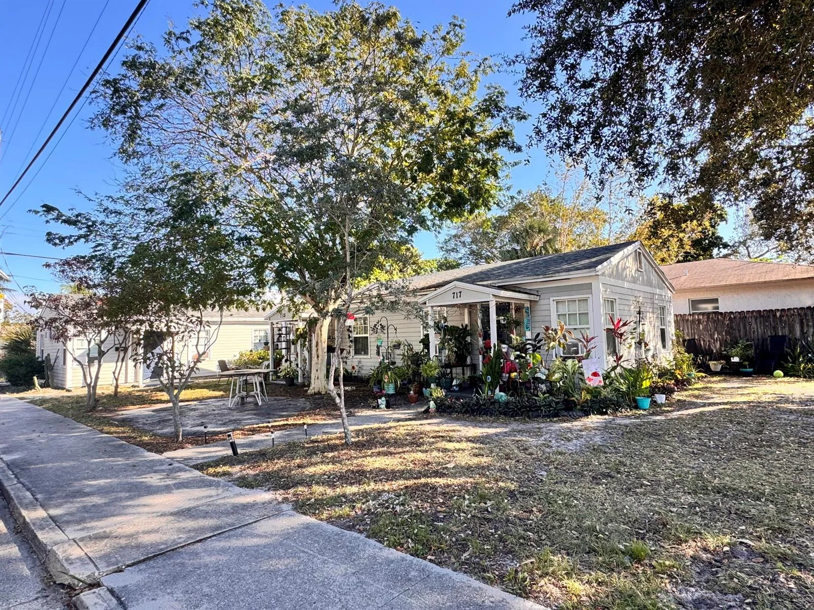 717 8th Avenue N, FL 33460