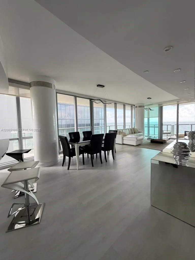 17121 Collins Ave # 1208, Sunny Isles Beach, FL 33160 photo 2