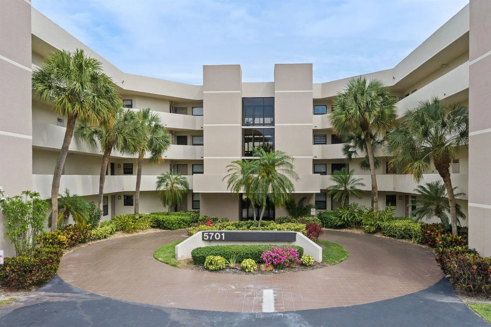 5701 Camino Del Sol # 104, Boca Raton, FL 33433