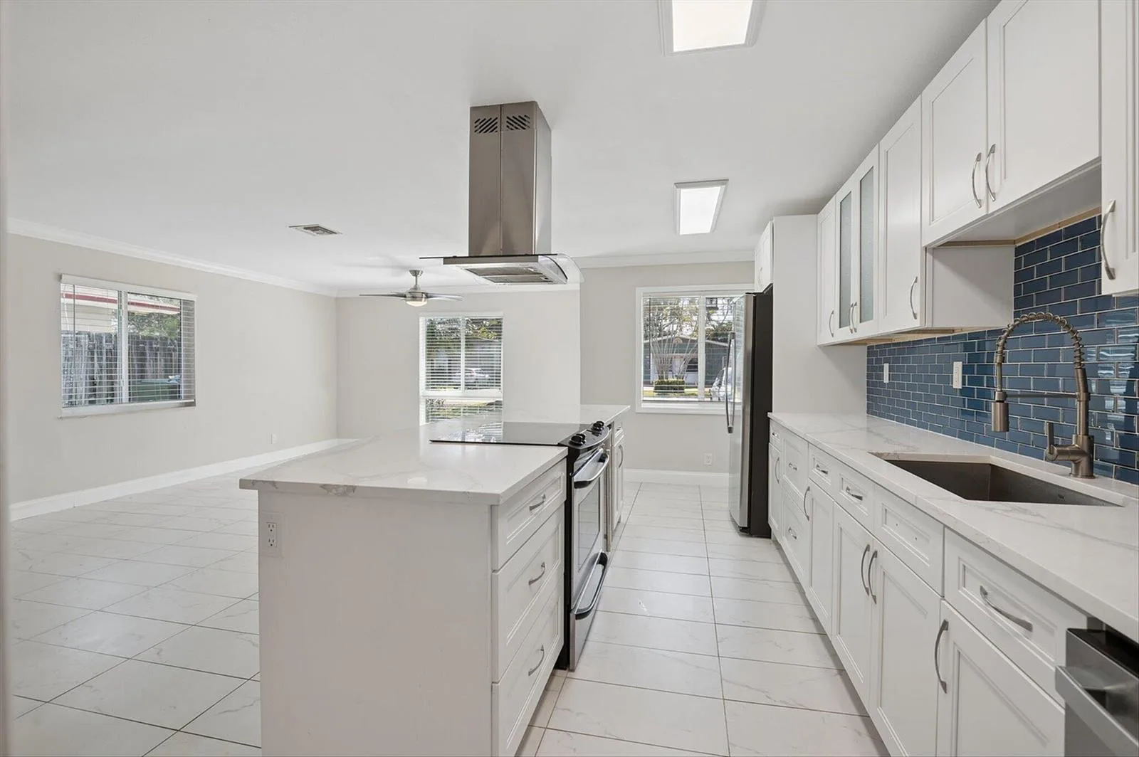 819 SW 13TH Street, Fort Lauderdale, FL 33315 photo 4