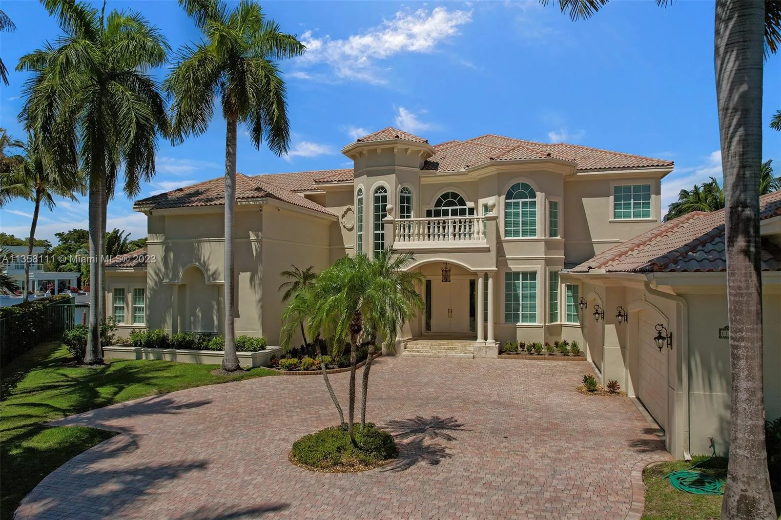 1130 Harbor Ct, Hollywood, FL 33019 photo 4