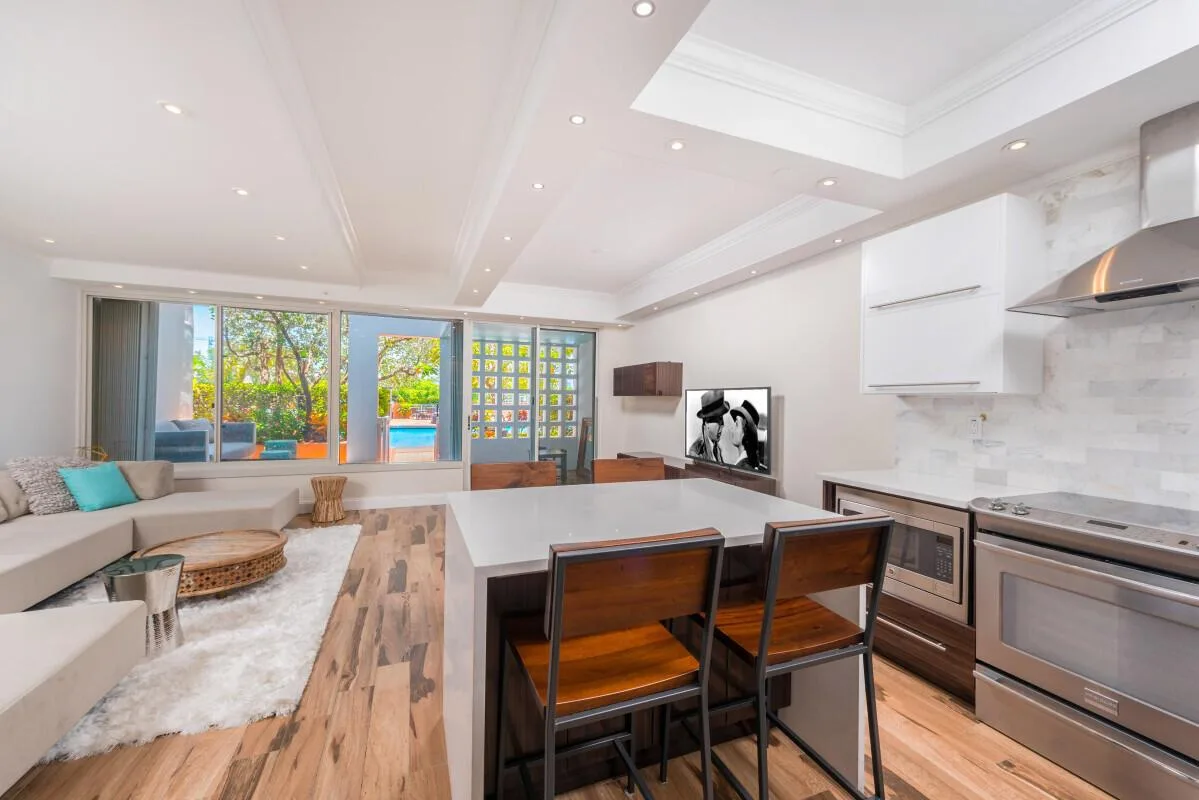 400 S Pointe Drive # 307, Miami Beach, FL 33139 photo 2
