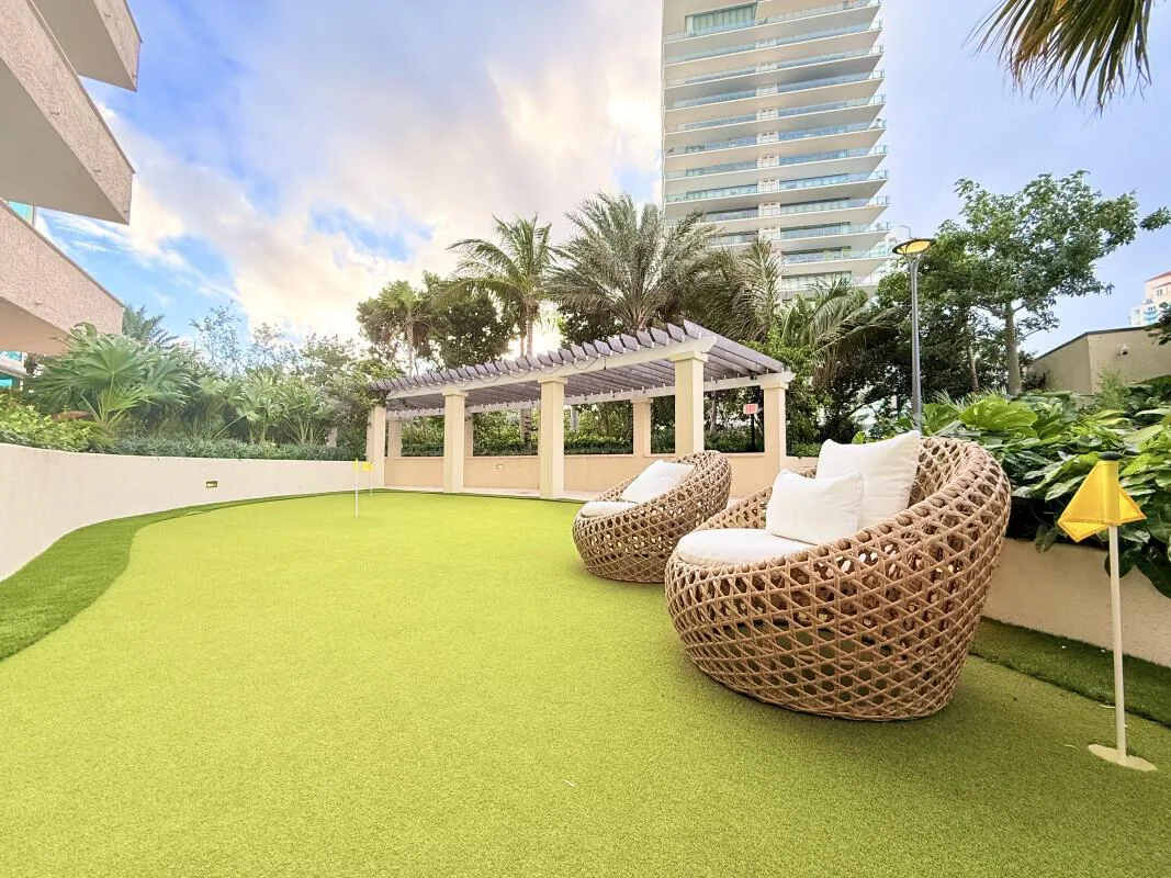 400 S Pointe Drive # 307, Miami Beach, FL 33139 photo 8