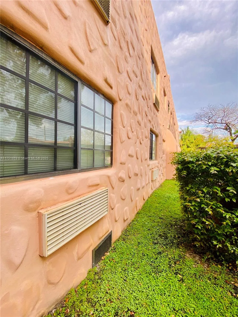 200 Azure Way, Miami Springs, FL 33166 photo 11