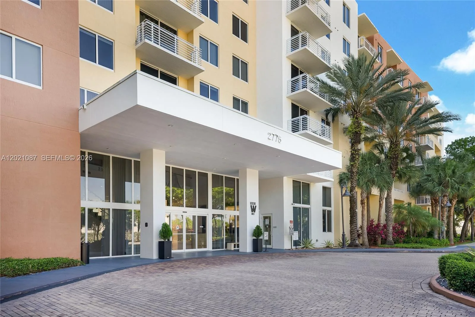 2775 NE 187th St # 528, Aventura, FL 33180