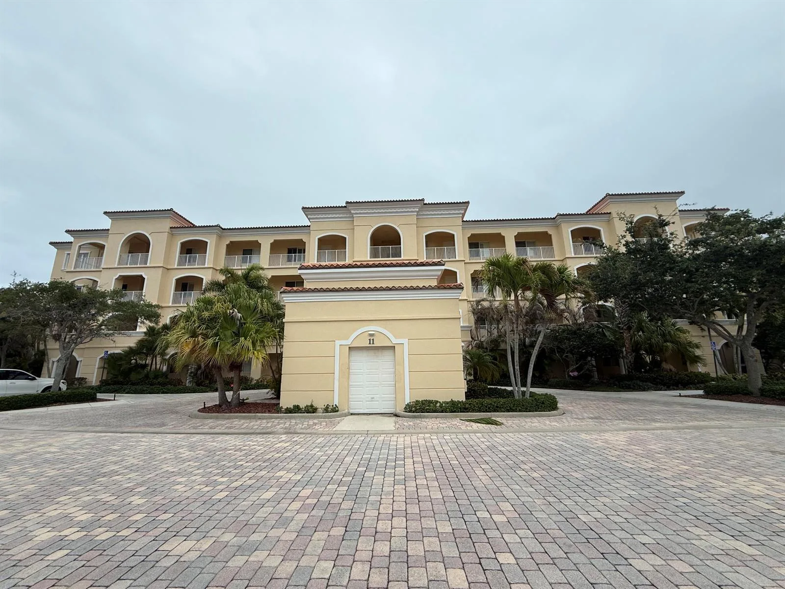 11 W Harbour Isle Dr W # 105, Fort Pierce, FL 34949