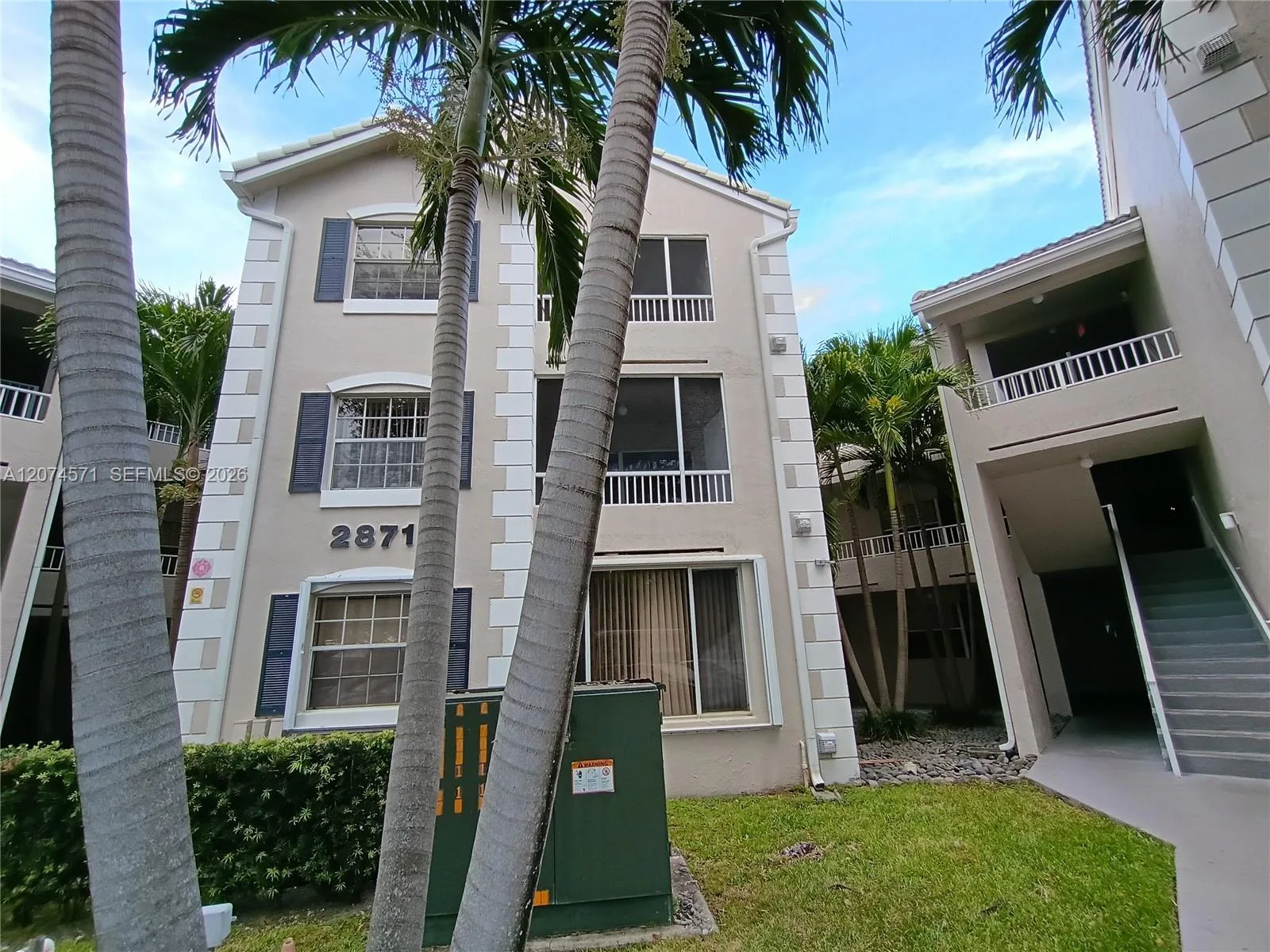 2871 N Oakland Forest Dr # 210, Oakland Park, FL 33309