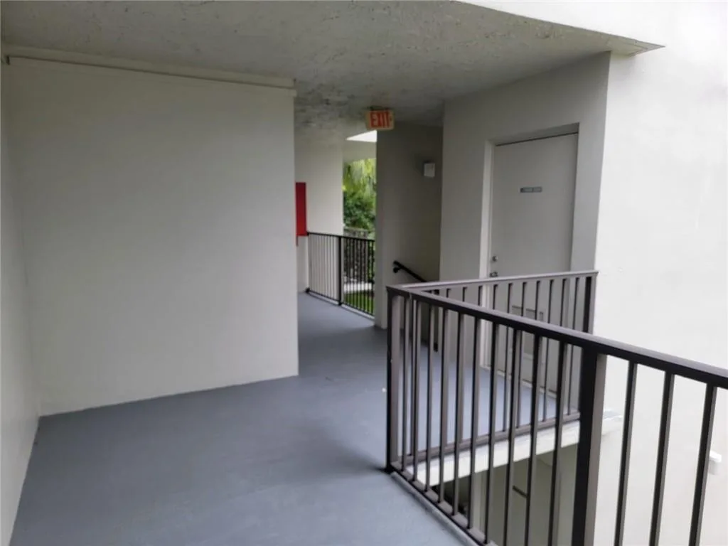 800 E CYPRESS Lane # 202, Pompano Beach, FL 33069 photo 6