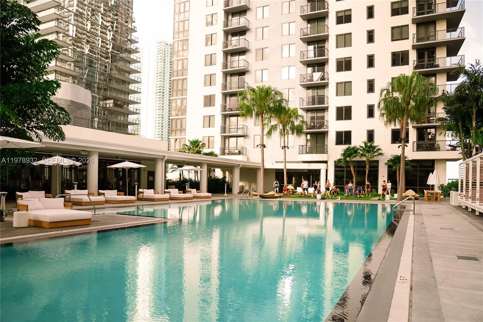 275 SW 6th St # 2006, Miami, FL 33130 photo 8
