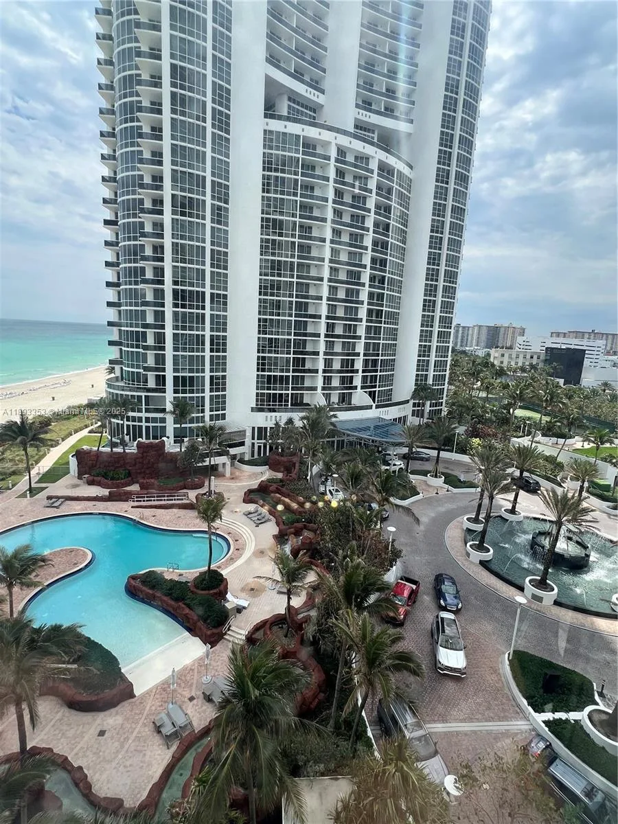 18201 Collins Ave # 908, Sunny Isles Beach, FL 33160 photo 2