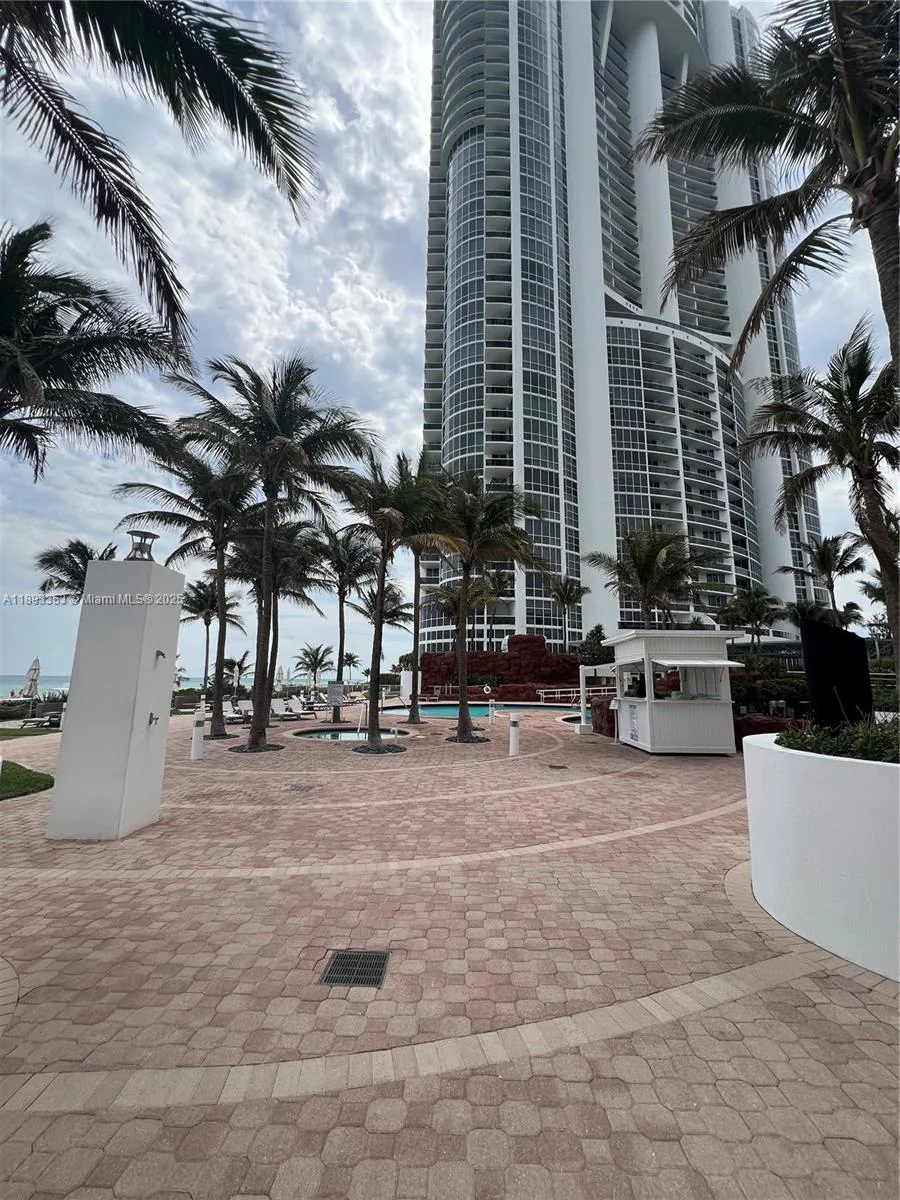 18201 Collins Ave # 908, Sunny Isles Beach, FL 33160 photo 4