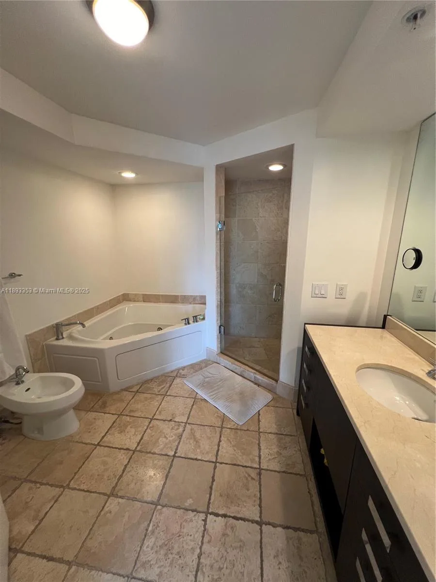 18201 Collins Ave # 908, Sunny Isles Beach, FL 33160 photo 8