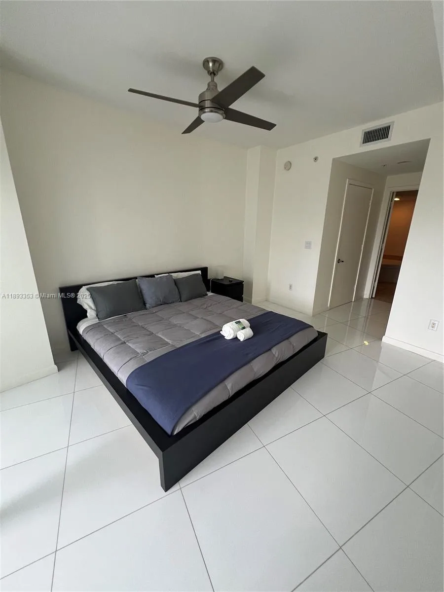 18201 Collins Ave # 908, Sunny Isles Beach, FL 33160 photo 9