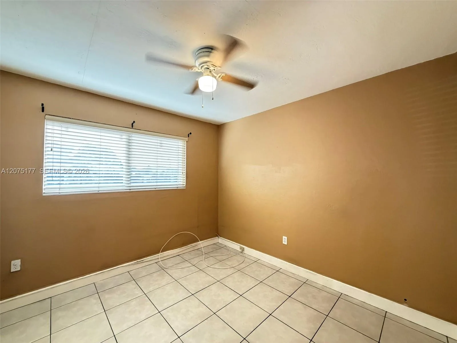 4585 E 9th Ln, Hialeah, FL 33013 photo 11
