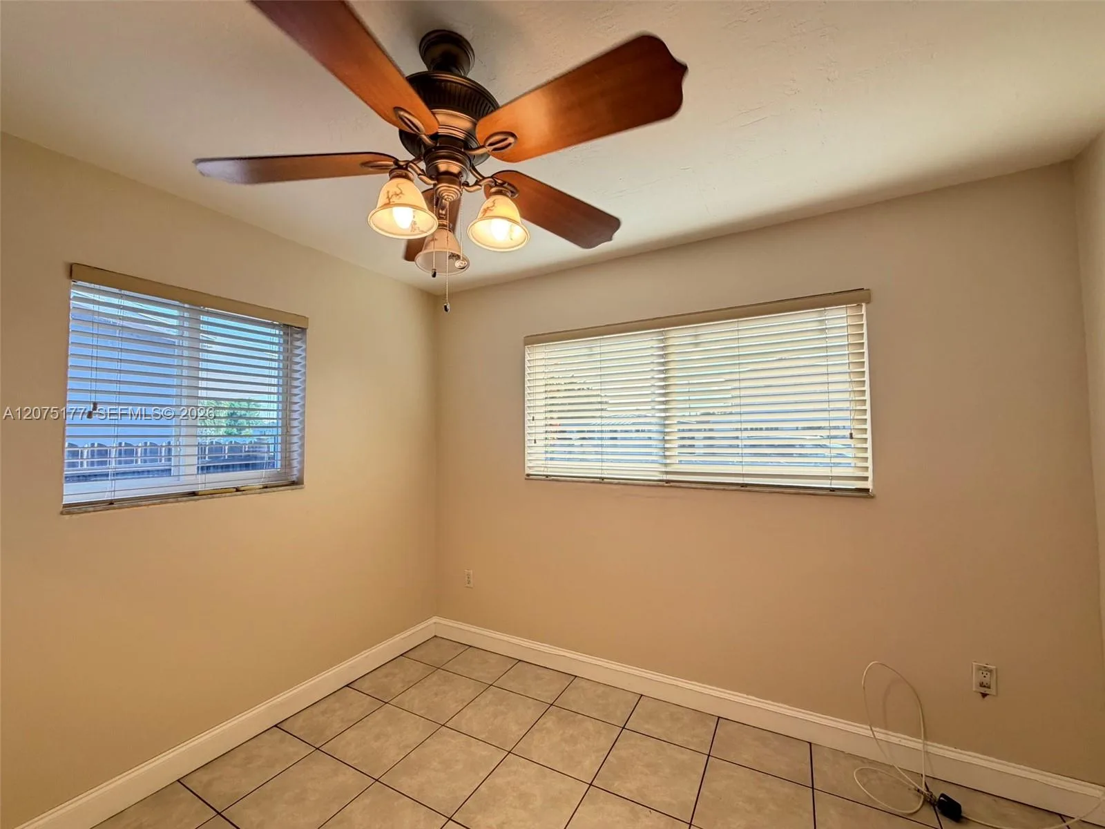4585 E 9th Ln, Hialeah, FL 33013 photo 13