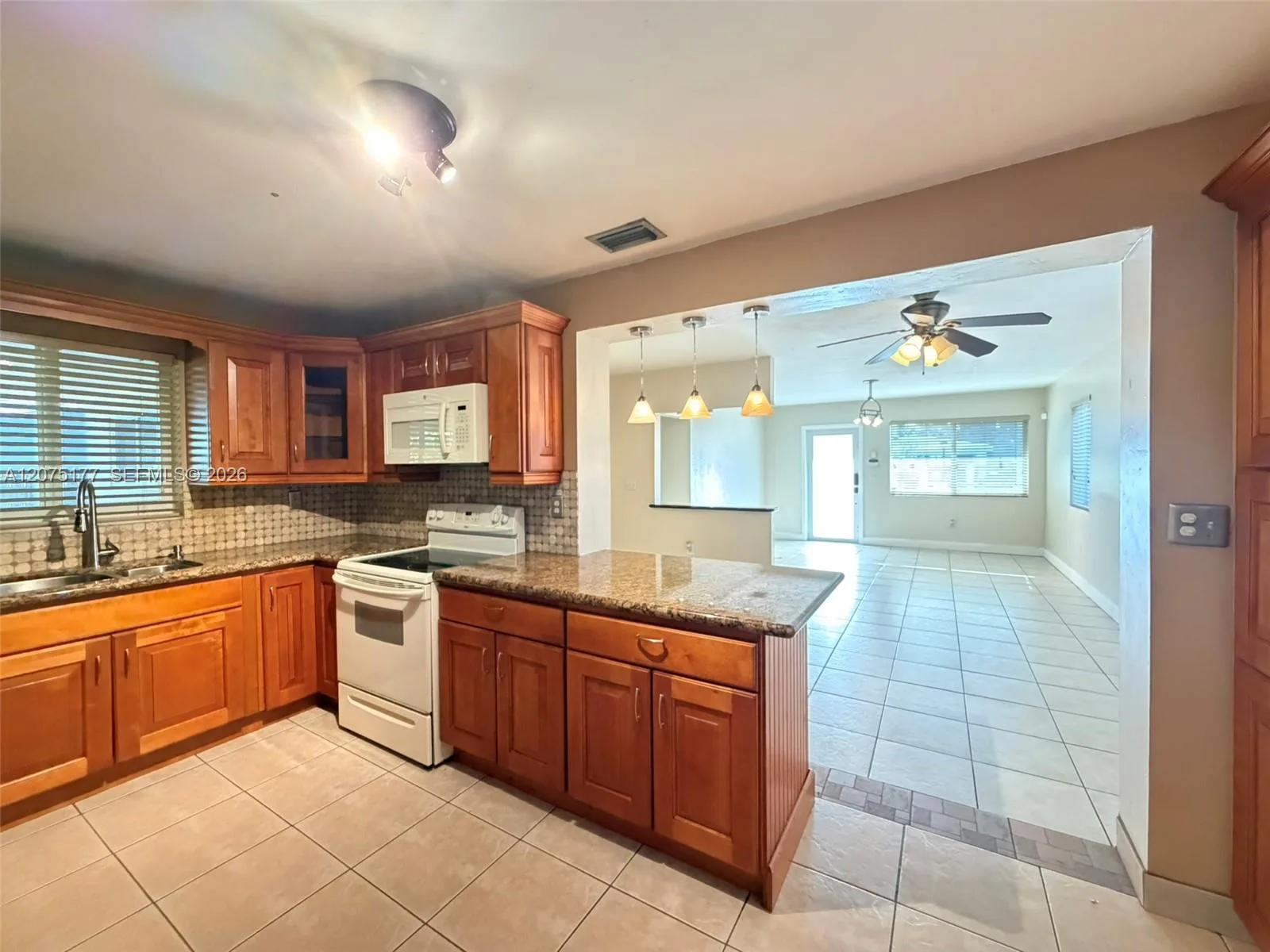 4585 E 9th Ln, Hialeah, FL 33013 photo 8