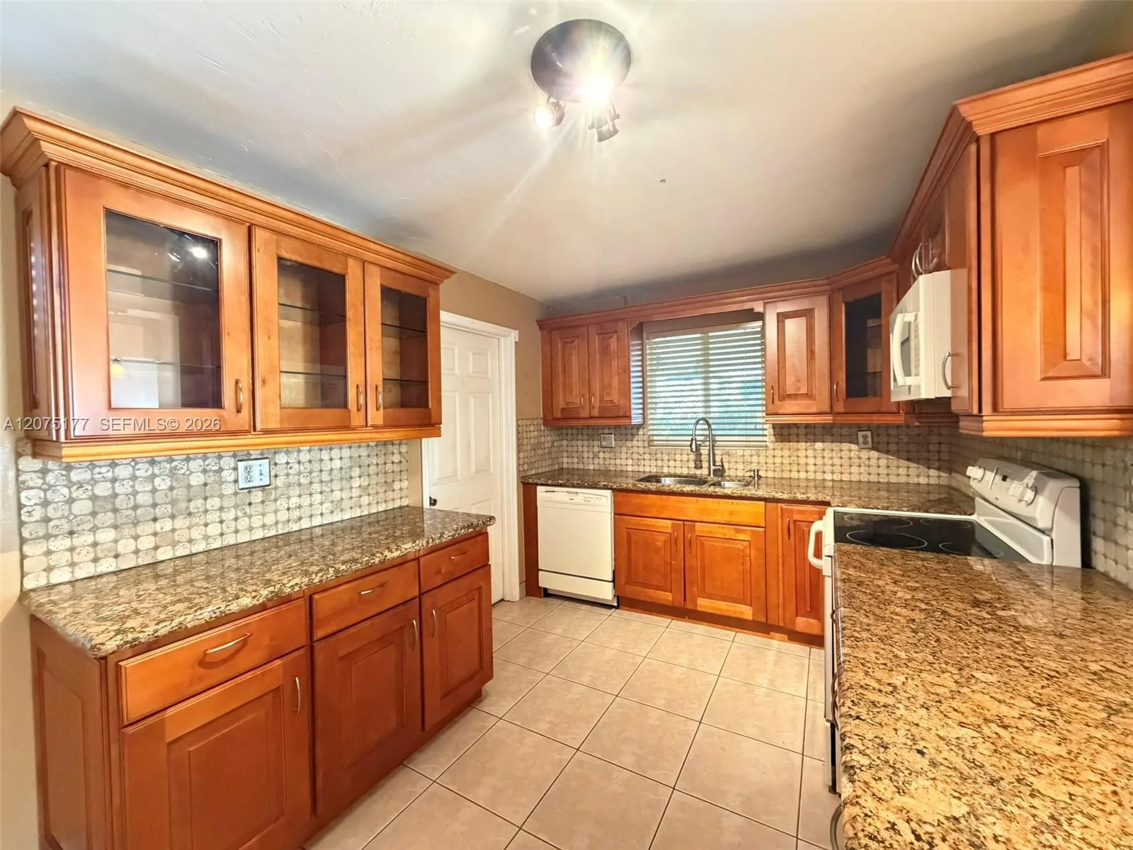 4585 E 9th Ln, Hialeah, FL 33013 photo 9