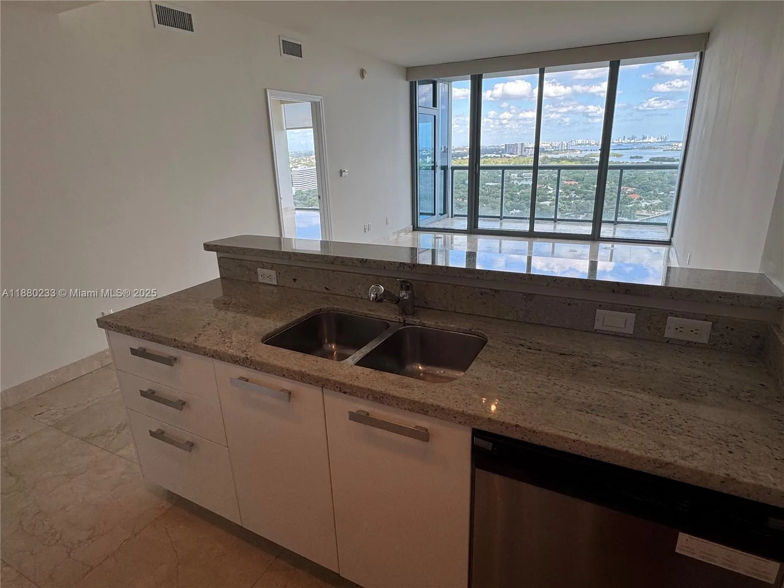 601 NE 36th St # 2708, Miami, FL 33137 photo 6