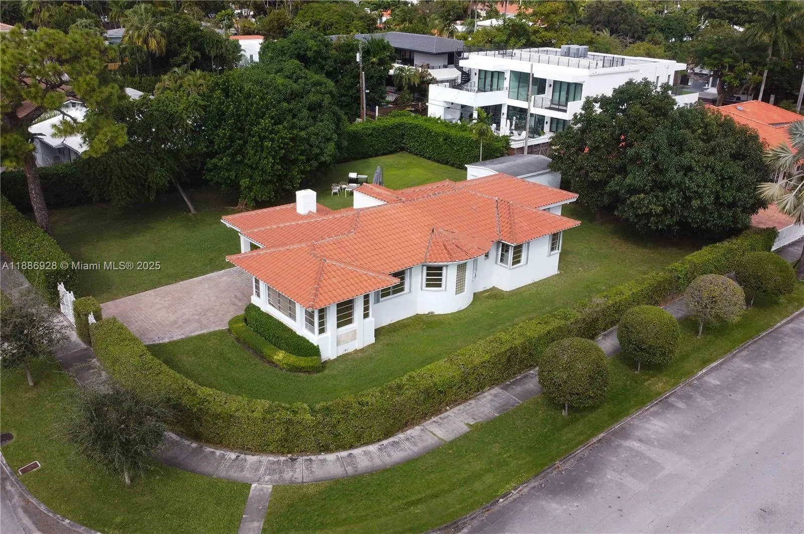 501 SW 24th Rd # 501, Miami, FL 33129