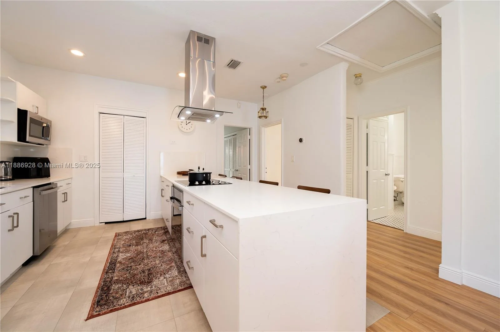 501 SW 24th Rd # 501, Miami, FL 33129 photo 2