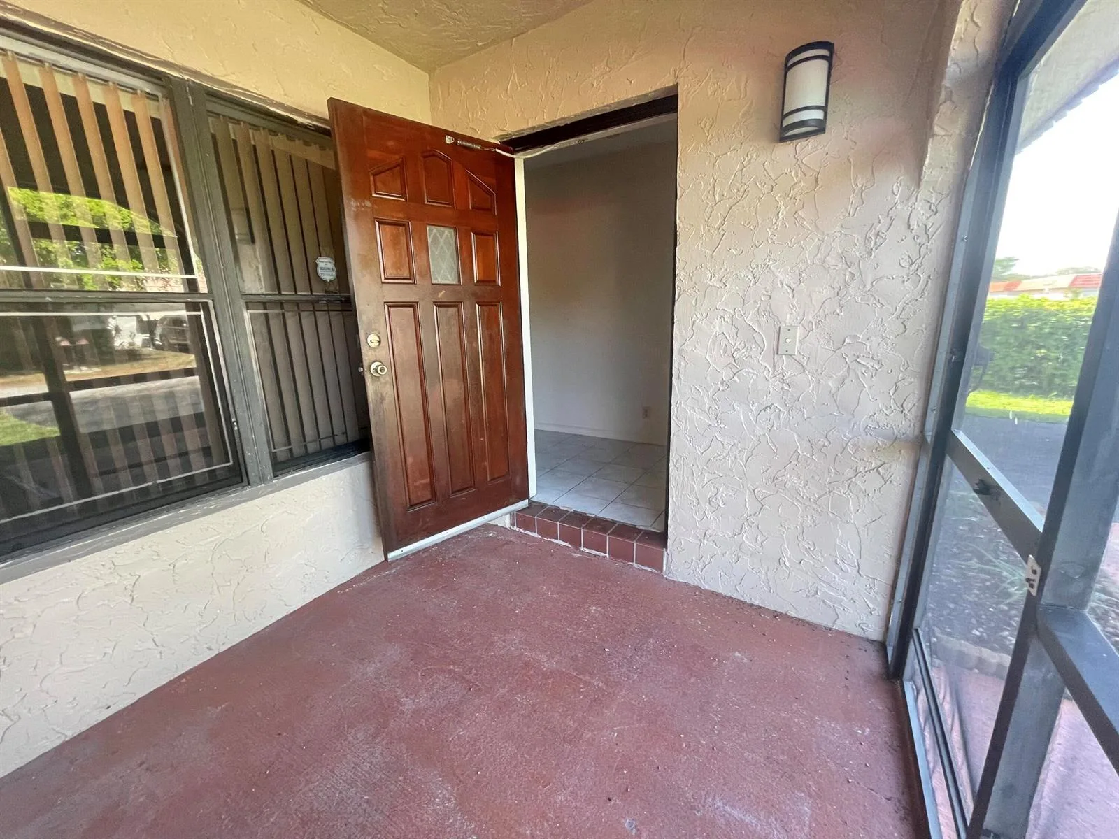 7112 NW 78TH Avenue, Tamarac, FL 33321 — zdjęcie 2