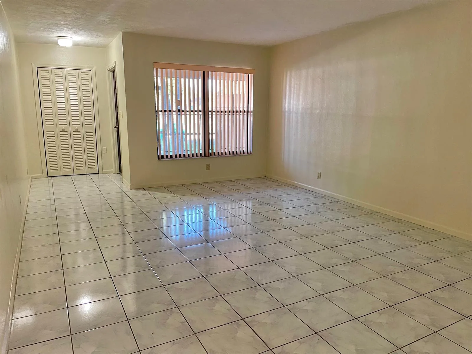 7112 NW 78TH Avenue, Tamarac, FL 33321 — zdjęcie 3