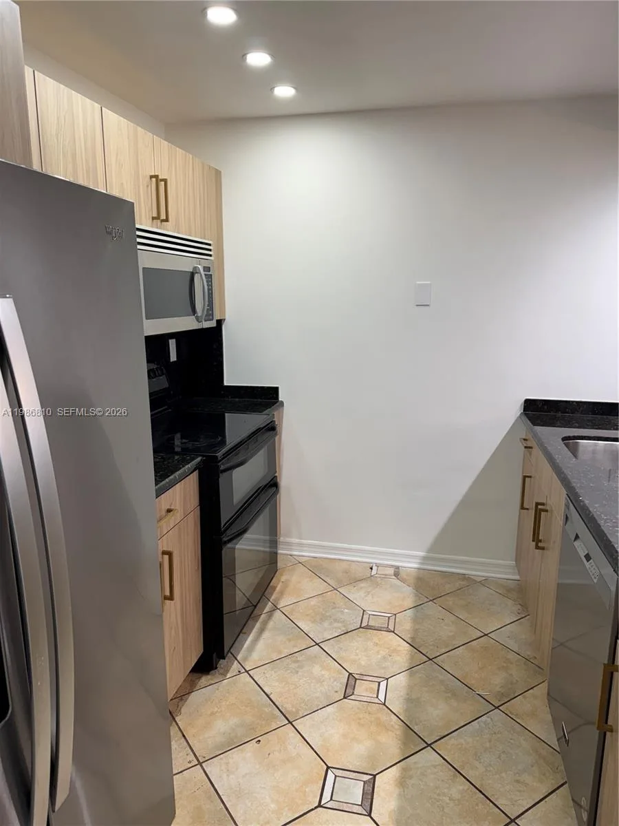 600 NE 36th St # 317, Miami, FL 33137 photo 10